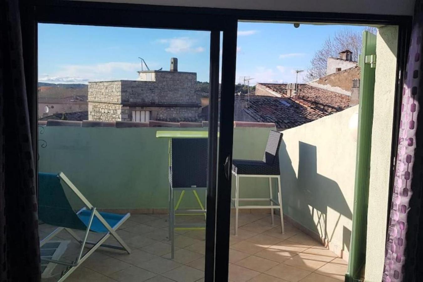 Duplex De Charme Avec Terrasse Au Coeur Du Village Lorgues Exterior photo